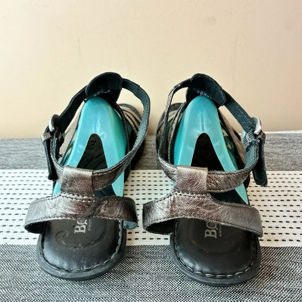 Born Claudy Women’s Pewter Metallic Leather Flat Sandals Size 10 - Picture 4 of 6